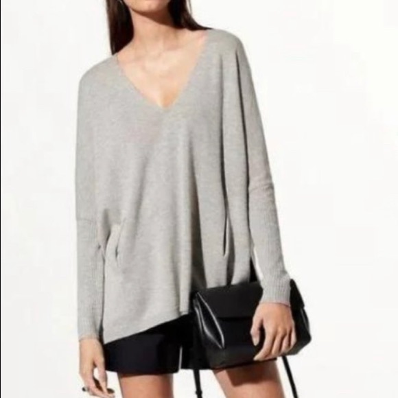 Aritzia Sweaters - NWOT Aritzia Babaton Ribbed Vneck Long Sleeve Pullover Sweater in Grey - Size XS